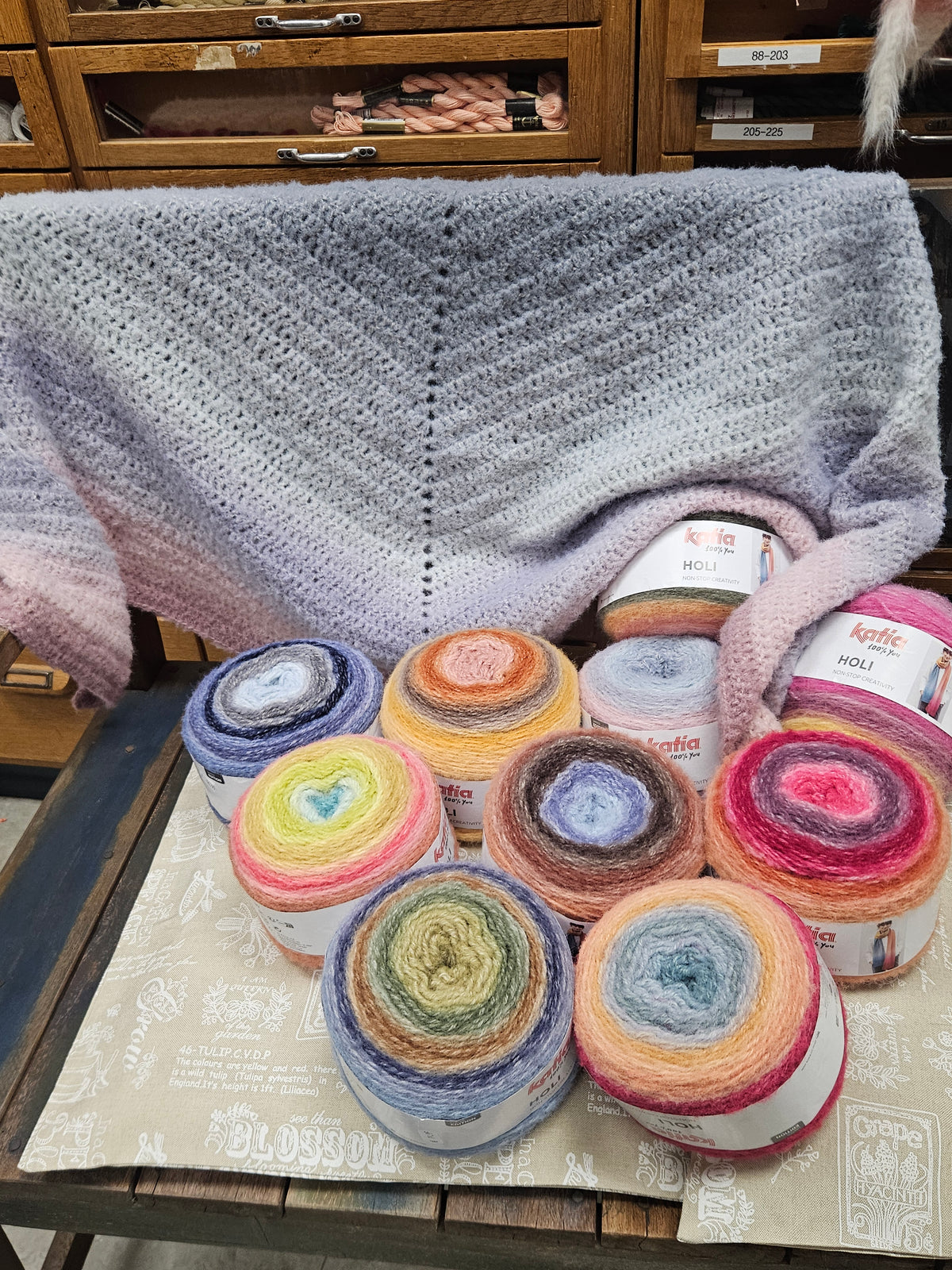 🌈💕 Kuschelige Masche - Häkeln für Anfänger*innen 06.11.26, 16 - 18 Uhr